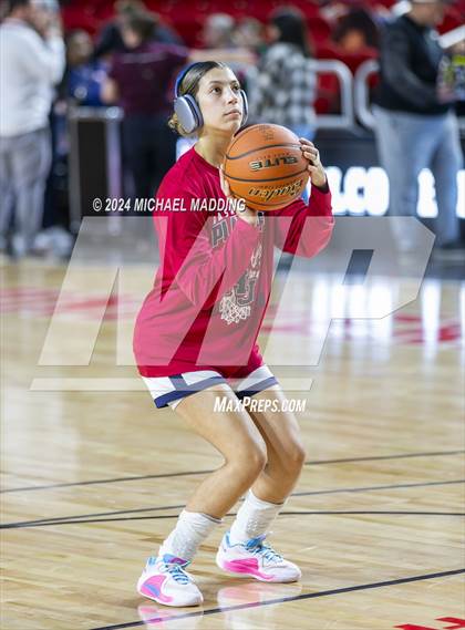 Thumbnail 3 in Hardin-Jefferson vs. Silsbee photogallery.