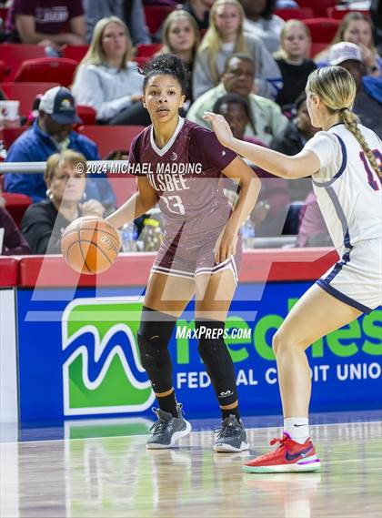 Thumbnail 1 in Hardin-Jefferson vs. Silsbee photogallery.