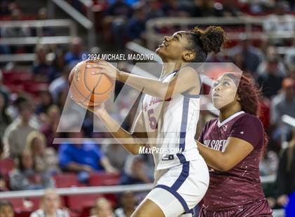 Thumbnail 3 in Hardin-Jefferson vs. Silsbee photogallery.