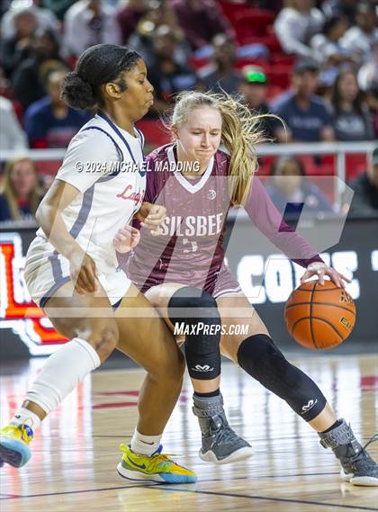 Thumbnail 1 in Hardin-Jefferson vs. Silsbee photogallery.