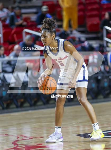 Thumbnail 3 in Hardin-Jefferson vs. Silsbee photogallery.