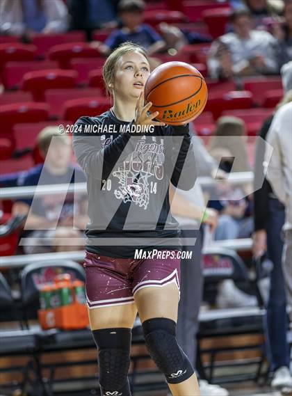 Thumbnail 1 in Hardin-Jefferson vs. Silsbee photogallery.