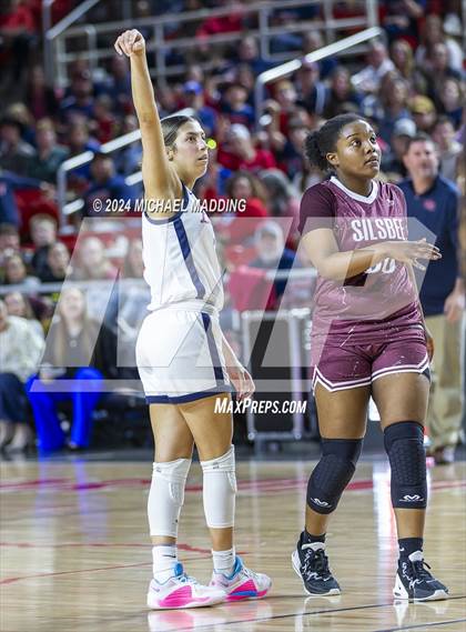 Thumbnail 2 in Hardin-Jefferson vs. Silsbee photogallery.