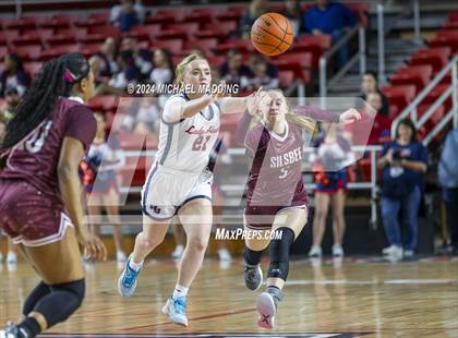 Thumbnail 2 in Hardin-Jefferson vs. Silsbee photogallery.