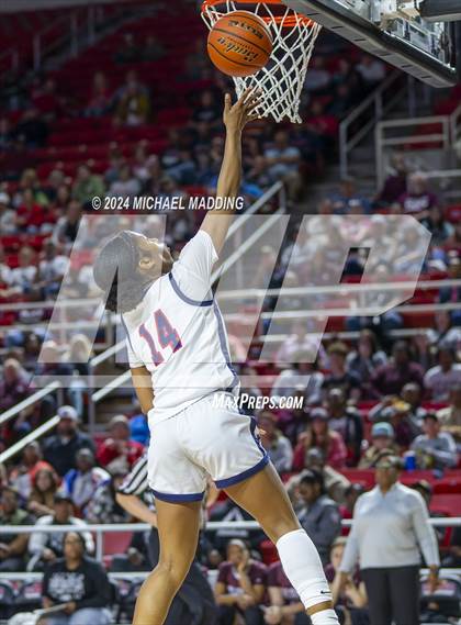 Thumbnail 1 in Hardin-Jefferson vs. Silsbee photogallery.