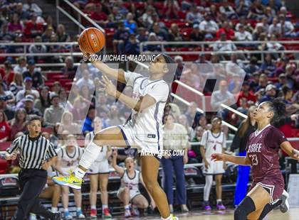 Thumbnail 1 in Hardin-Jefferson vs. Silsbee photogallery.