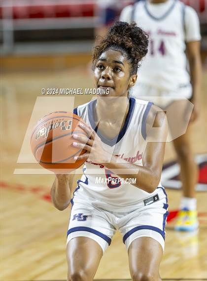 Thumbnail 3 in Hardin-Jefferson vs. Silsbee photogallery.