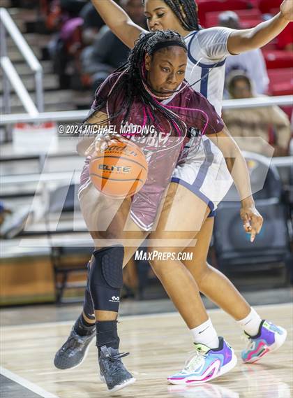 Thumbnail 3 in Hardin-Jefferson vs. Silsbee photogallery.