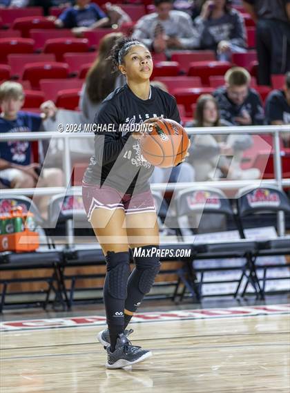 Thumbnail 3 in Hardin-Jefferson vs. Silsbee photogallery.