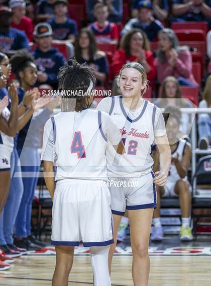 Thumbnail 1 in Hardin-Jefferson vs. Silsbee photogallery.