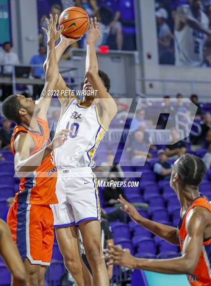 Thumbnail 1 in Whitney Young vs North Little Rock (City of Palms Classic) photogallery.