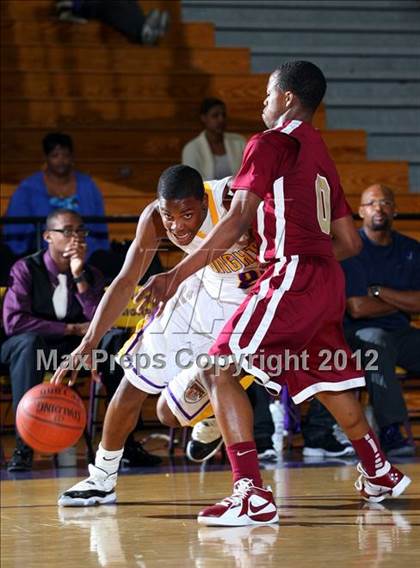 Thumbnail 3 in Lynwood vs. Downey photogallery.