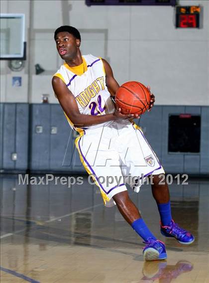 Thumbnail 2 in Lynwood vs. Downey photogallery.