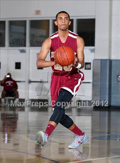 Thumbnail 1 in Lynwood vs. Downey photogallery.