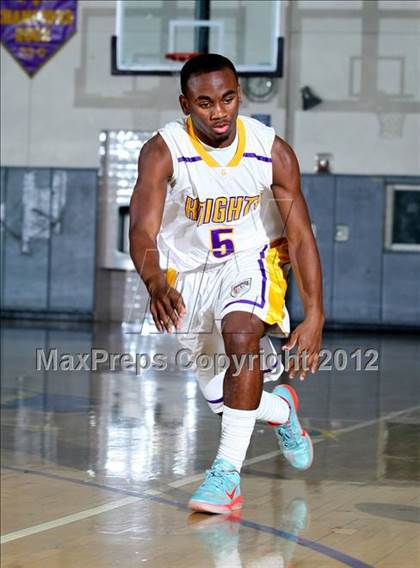 Thumbnail 3 in Lynwood vs. Downey photogallery.