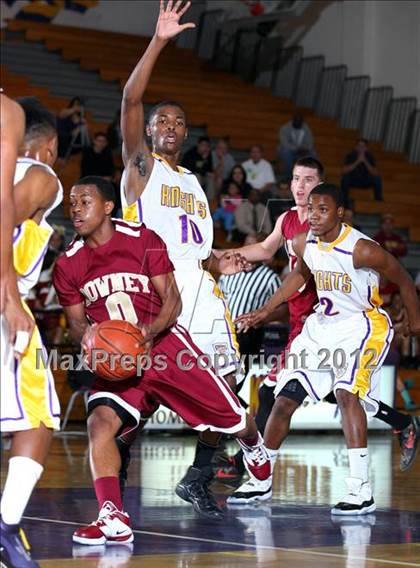 Thumbnail 1 in Lynwood vs. Downey photogallery.