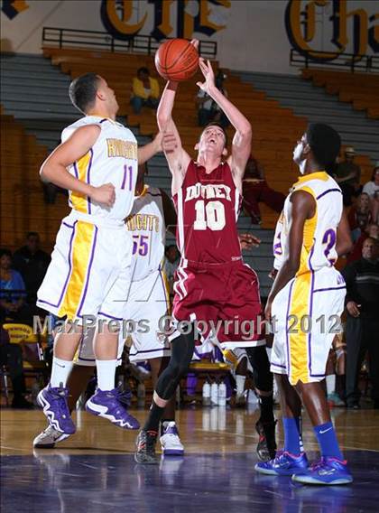 Thumbnail 3 in Lynwood vs. Downey photogallery.