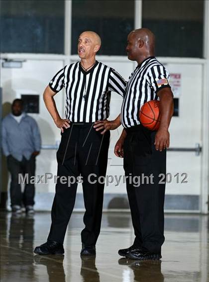 Thumbnail 1 in Lynwood vs. Downey photogallery.