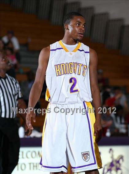 Thumbnail 3 in Lynwood vs. Downey photogallery.