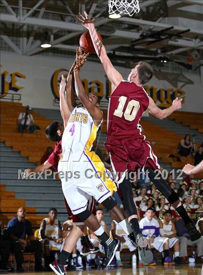 Thumbnail 2 in Lynwood vs. Downey photogallery.