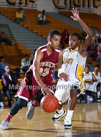 Thumbnail 1 in Lynwood vs. Downey photogallery.