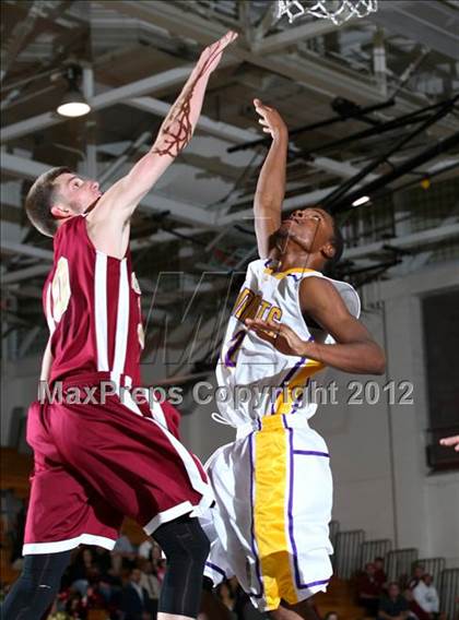 Thumbnail 2 in Lynwood vs. Downey photogallery.