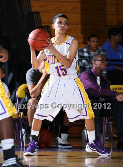 Thumbnail 2 in Lynwood vs. Downey photogallery.