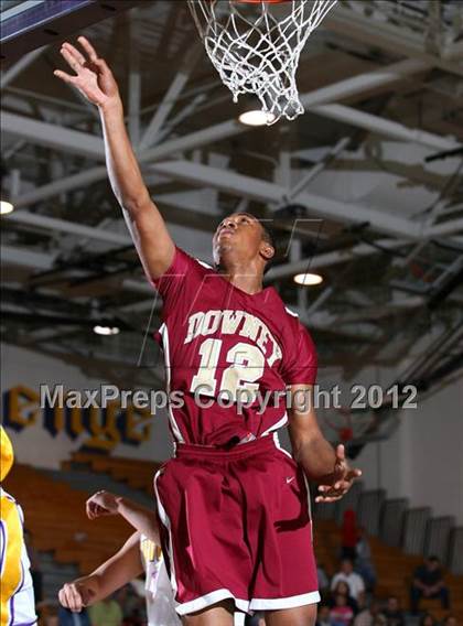 Thumbnail 2 in Lynwood vs. Downey photogallery.