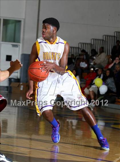 Thumbnail 2 in Lynwood vs. Downey photogallery.