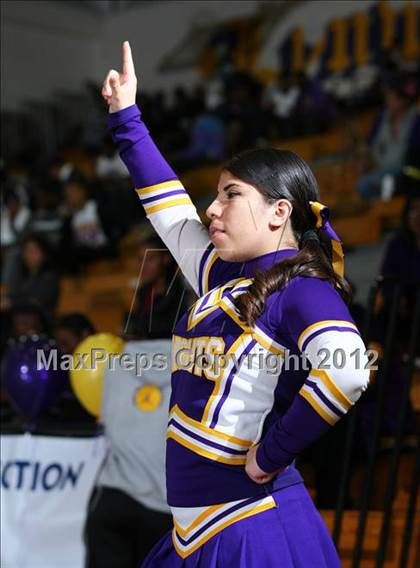 Thumbnail 2 in Lynwood vs. Downey photogallery.