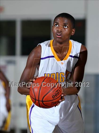 Thumbnail 2 in Lynwood vs. Downey photogallery.
