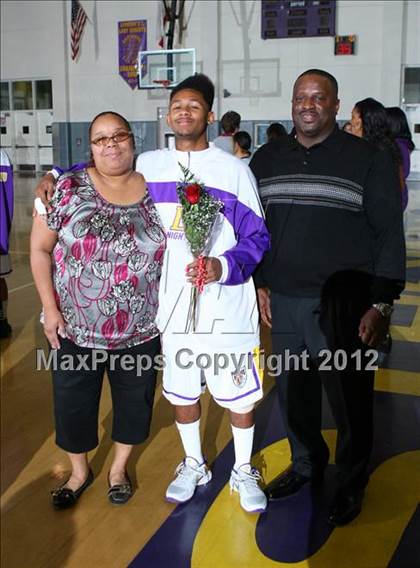 Thumbnail 2 in Lynwood vs. Downey photogallery.