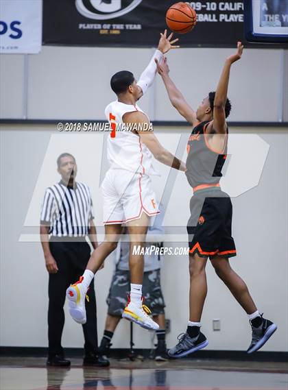 Thumbnail 2 in Fairfax vs  Poly (17th Annual Rose City Roundball Classic) photogallery.