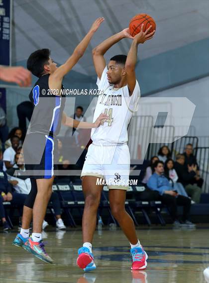 Thumbnail 3 in El Camino Real vs. St. John Bosco (Bosco Dream Showcase) photogallery.