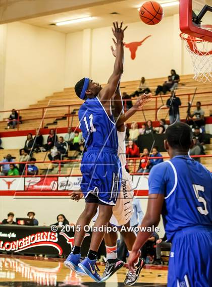 Thumbnail 3 in Trinity Christian vs Seagoville photogallery.