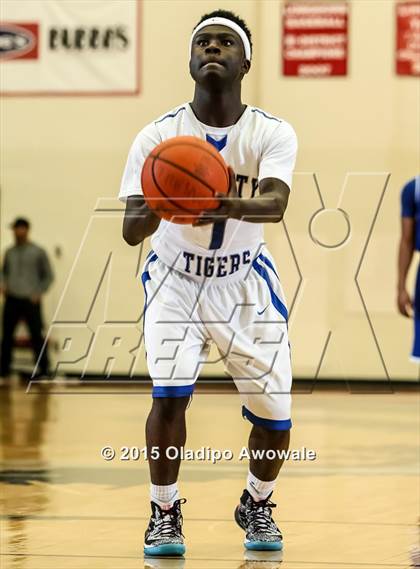 Thumbnail 3 in Trinity Christian vs Seagoville photogallery.