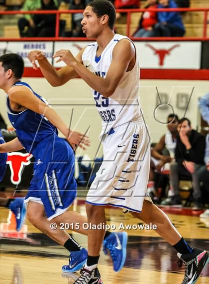 Thumbnail 3 in Trinity Christian vs Seagoville photogallery.
