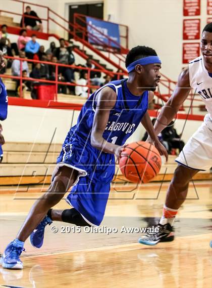Thumbnail 3 in Trinity Christian vs Seagoville photogallery.