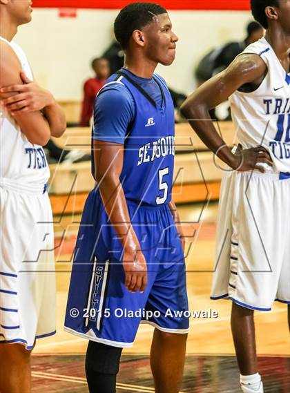 Thumbnail 1 in Trinity Christian vs Seagoville photogallery.