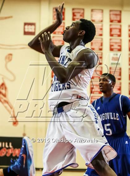 Thumbnail 3 in Trinity Christian vs Seagoville photogallery.