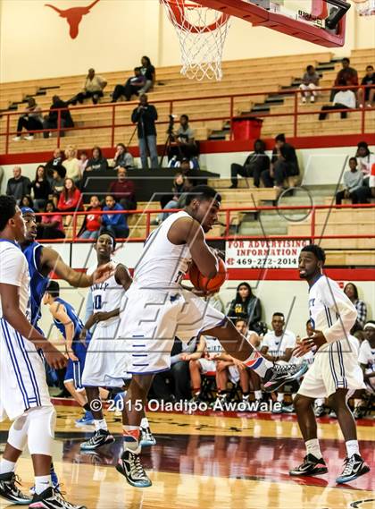 Thumbnail 2 in Trinity Christian vs Seagoville photogallery.