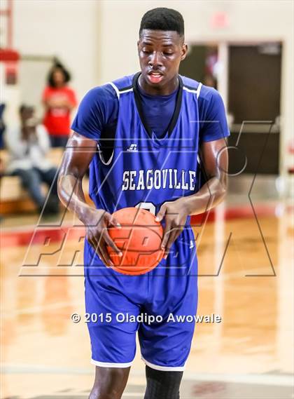 Thumbnail 3 in Trinity Christian vs Seagoville photogallery.