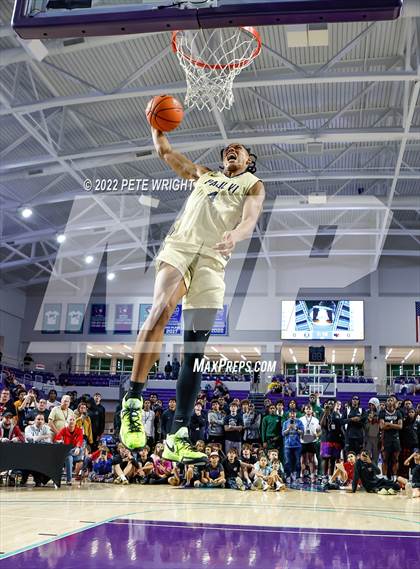 Thumbnail 3 in Slam Dunk Contest (City of Palms Classic) photogallery.