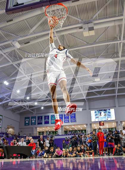 Thumbnail 1 in Slam Dunk Contest (City of Palms Classic) photogallery.