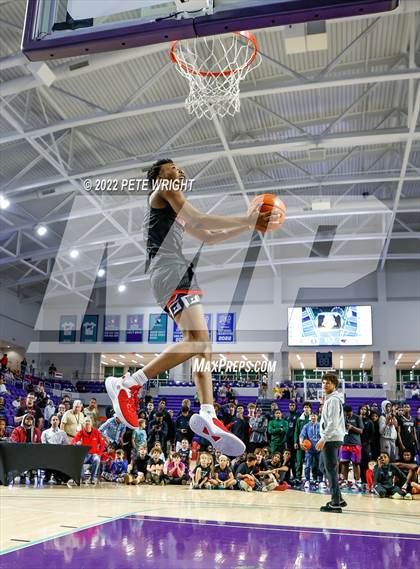 Thumbnail 3 in Slam Dunk Contest (City of Palms Classic) photogallery.