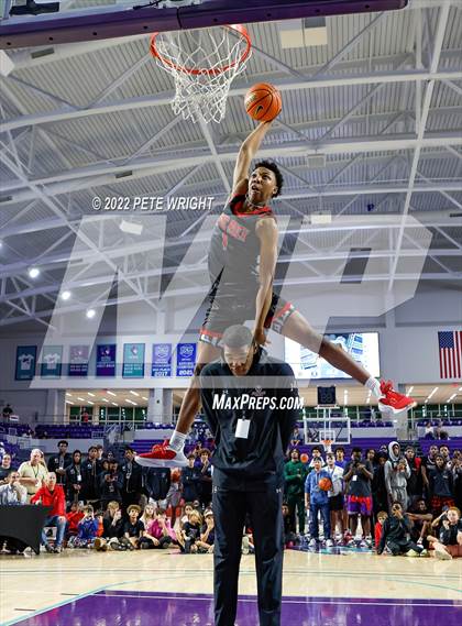 Thumbnail 3 in Slam Dunk Contest (City of Palms Classic) photogallery.