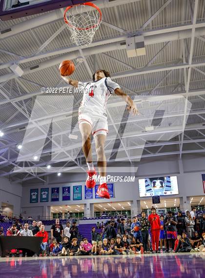 Thumbnail 3 in Slam Dunk Contest (City of Palms Classic) photogallery.