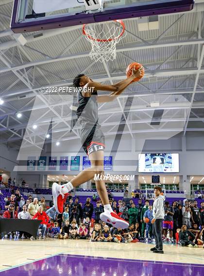 Thumbnail 1 in Slam Dunk Contest (City of Palms Classic) photogallery.