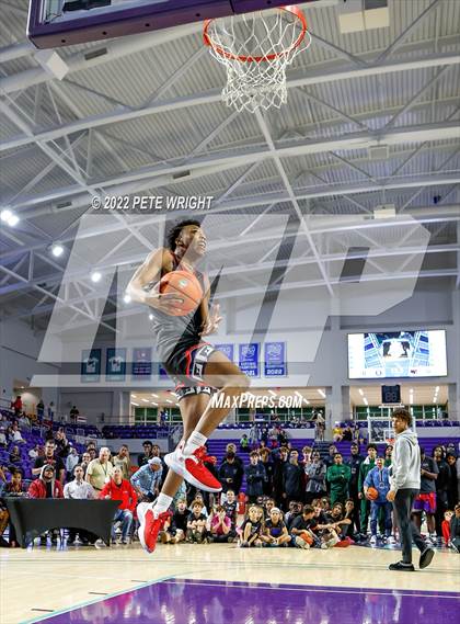 Thumbnail 1 in Slam Dunk Contest (City of Palms Classic) photogallery.