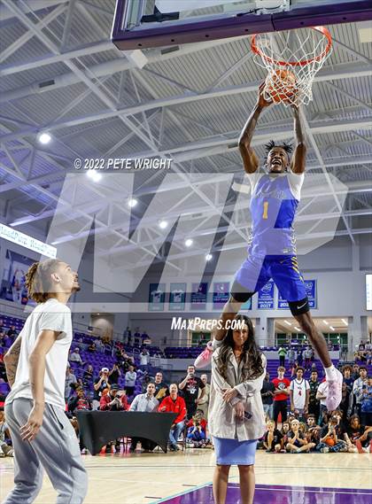 Thumbnail 1 in Slam Dunk Contest (City of Palms Classic) photogallery.